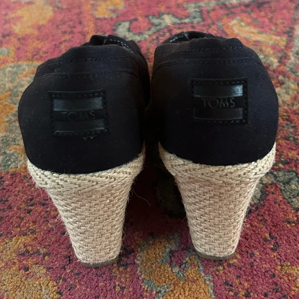 NWOT TOMS | Women’s Black Canvas Peep-Toe Michelle Wedge Espadrille Heels Sz 12